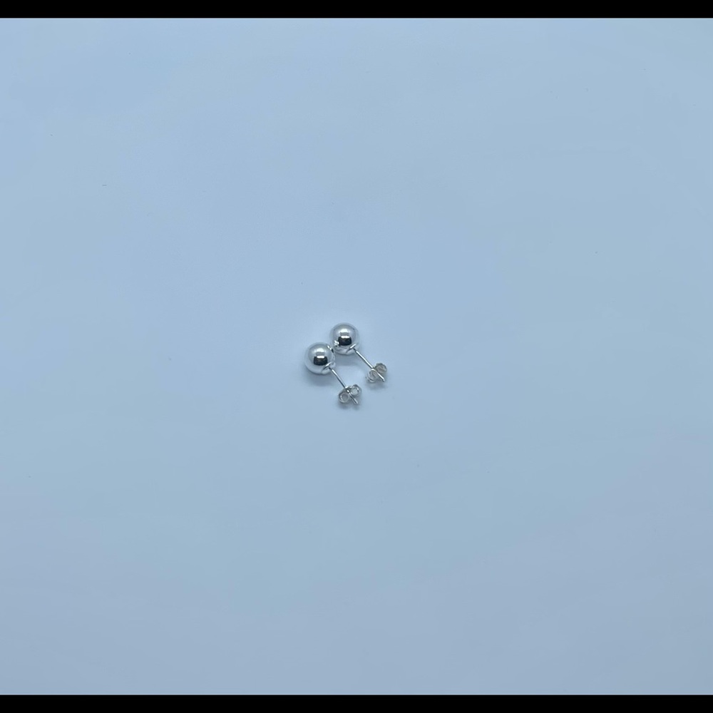 925 Sterling silver with rhodium ball studs - Picture 5 of 7